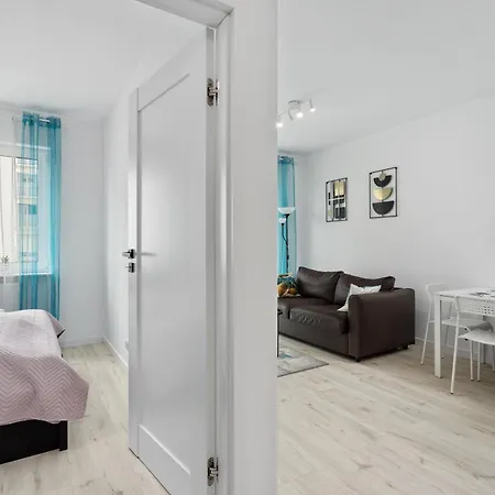 Very Berry - Katowicka 2c - Z Balkonem I Garazem- Self Check In 24h דירה פוזנן