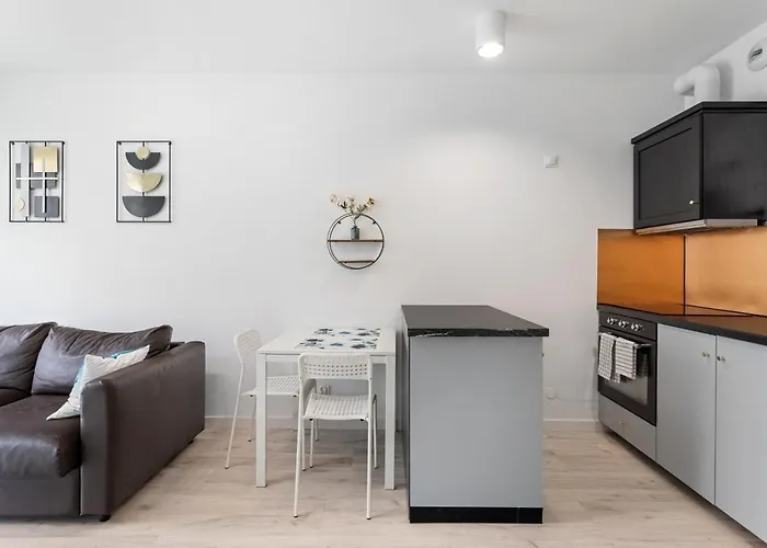 Apartamento Very Berry - Katowicka 2c - Z Balkonem I Garazem- Self Check In 24h Poznan