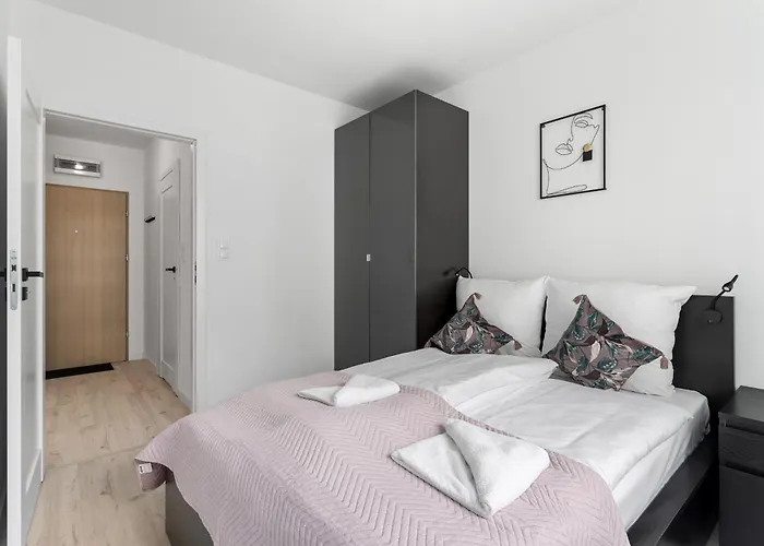 Very Berry - Katowicka 2c - Z Balkonem I Garazem- Self Check In 24h *